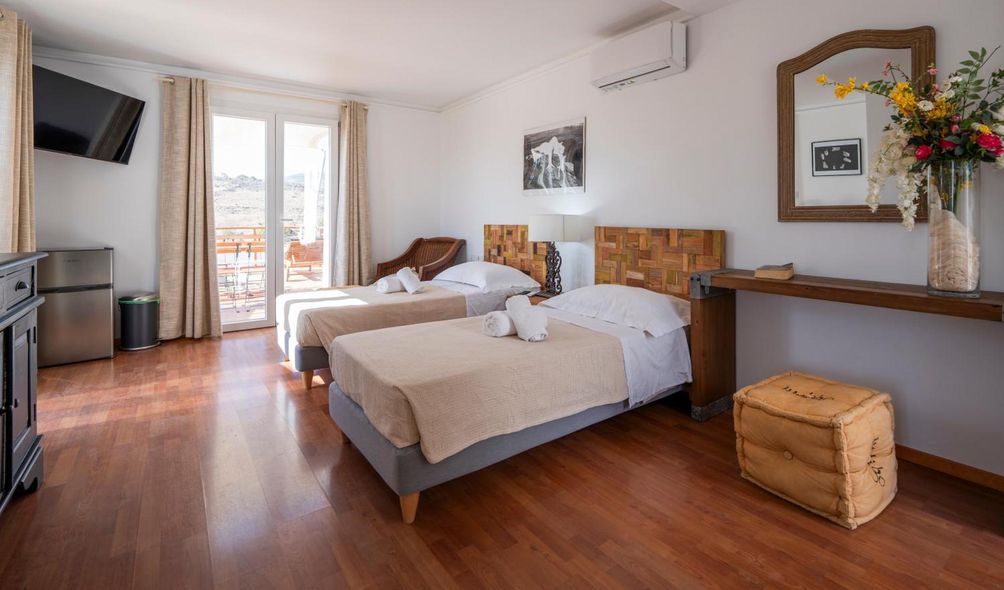 Syros Village Suites Vari  Exterior photo