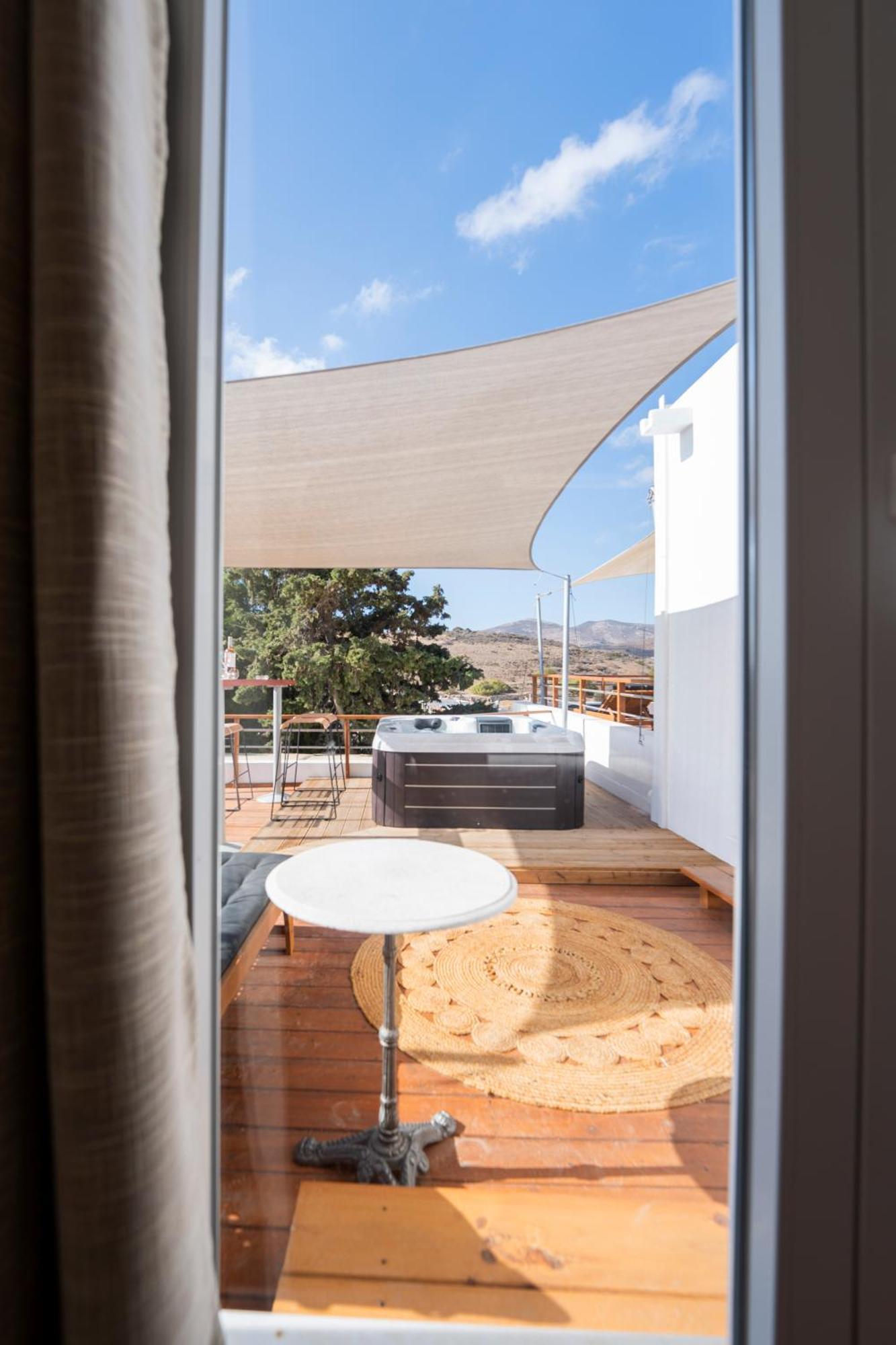 Syros Village Suites Vari  Exterior photo